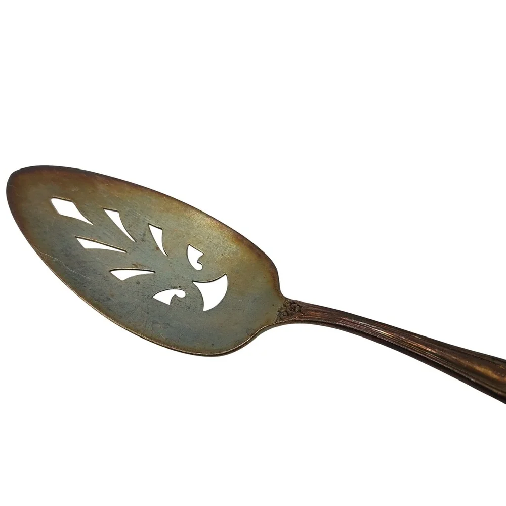 1847 Rogers Bros Heritage Cake Server Serving Utensil Silver Plated Mid‎ Century